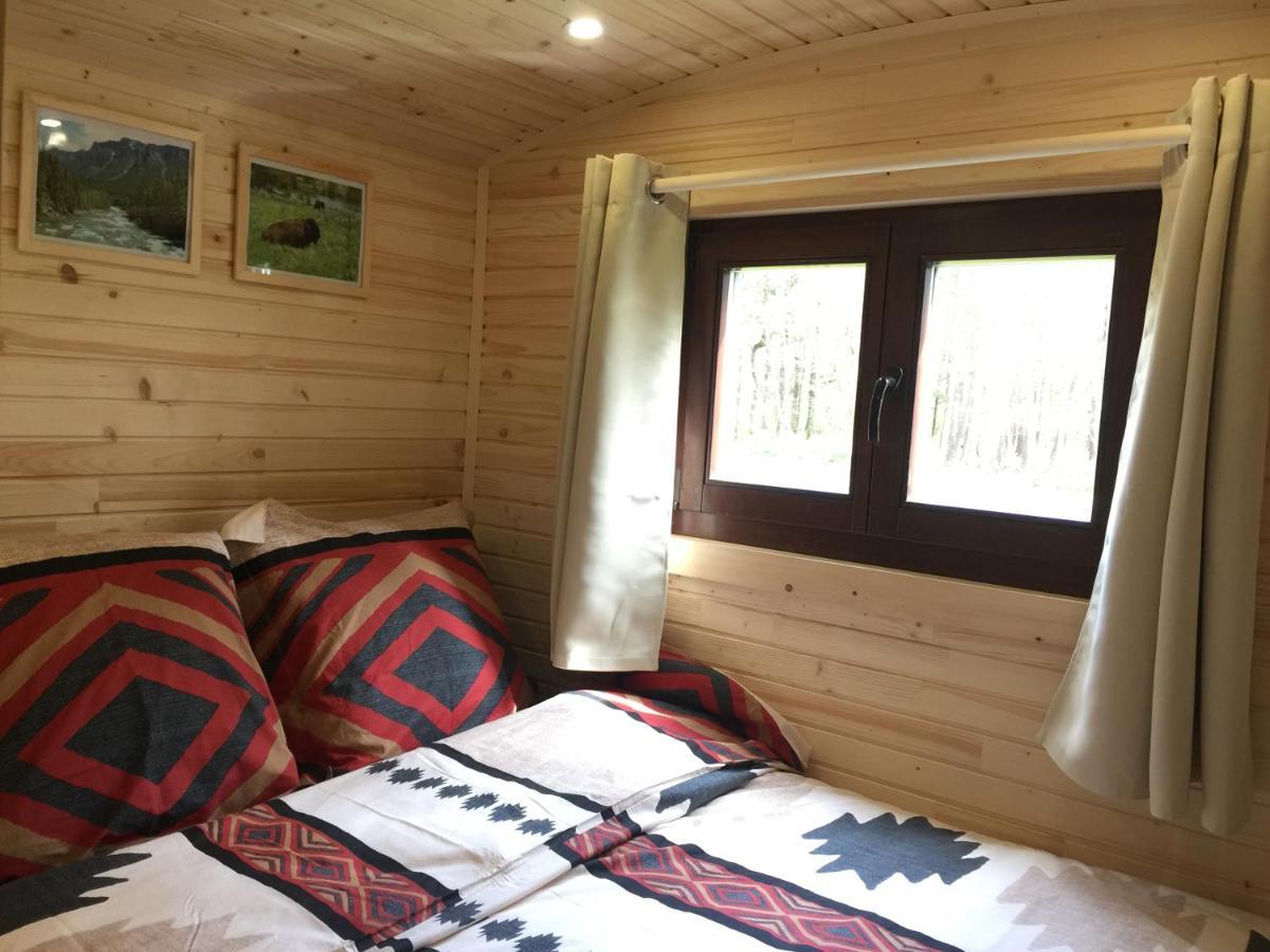 Roulottes Du Chalet Des Pins Rougeou Luaran gambar
